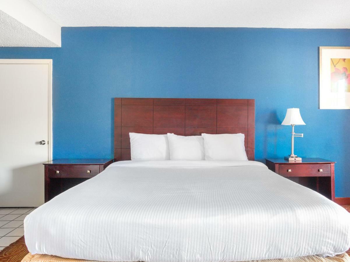 Oyo Hotel Augusta Downtown Bilik gambar